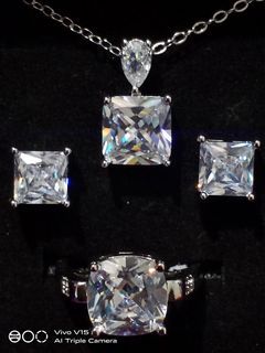 Moissanite clear stones jewelry-set