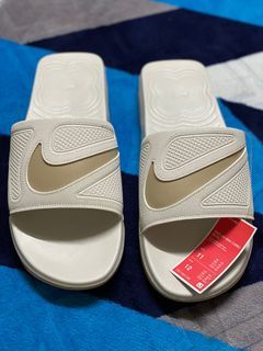 Nike cirro slides