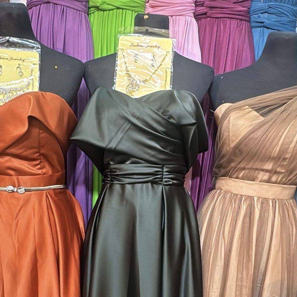 Plus Size Gown (Category: Evening dresses & gowns) located in Pasig City. Submitted by amdlt (Listing ID 1308974501, Image 3). Description: Plus size gown Used once by mother of the bride Mulberry silk material Please see photo for measurements.
