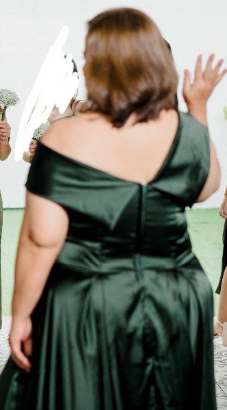 Plus Size Gown (Category: Evening dresses & gowns) located in Pasig City. Submitted by amdlt (Listing ID 1308974501, Image 2). Description: Plus size gown Used once by mother of the bride Mulberry silk material Please see photo for measurements.