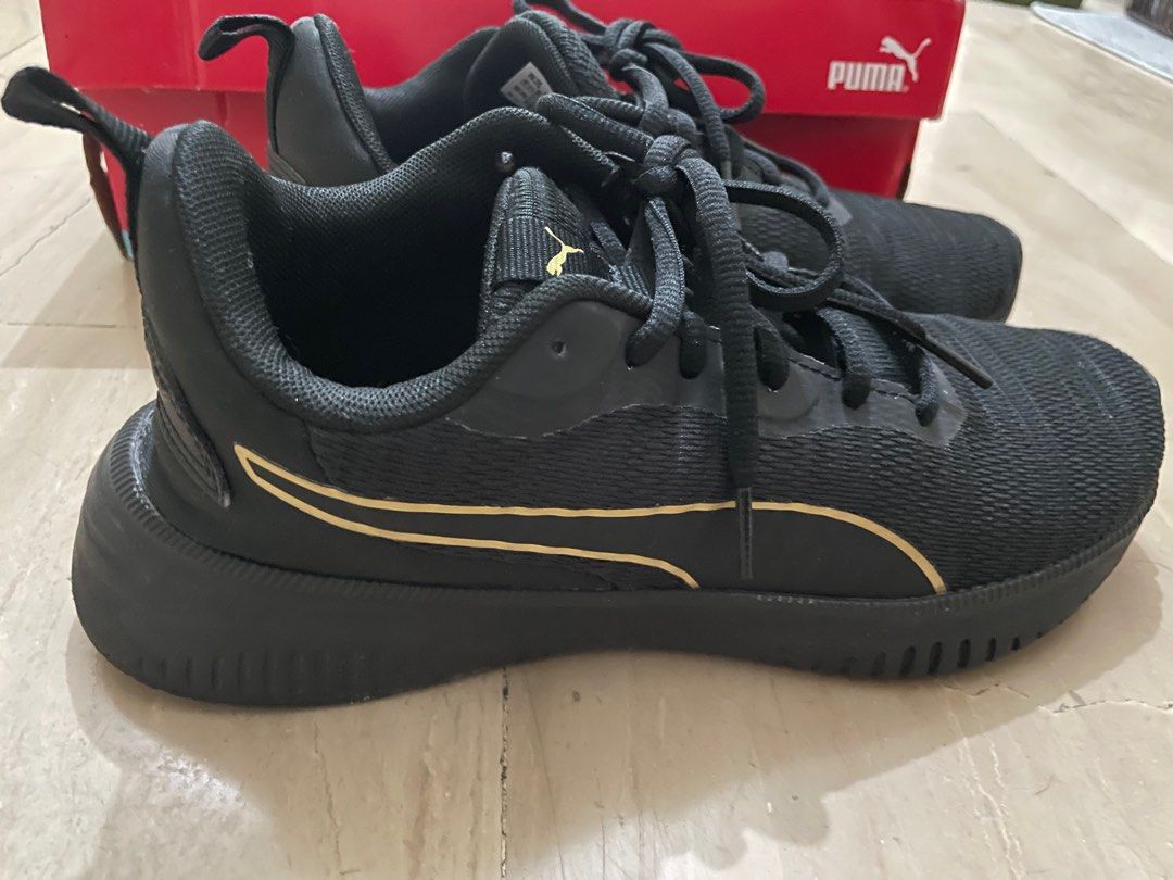 Authentic Puma black sneaker
