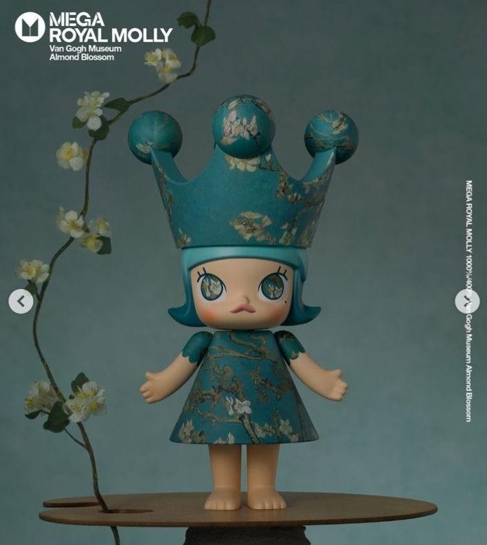 READY STOCK | EXCLUSIVE] POPMART MEGA ROYAL 400% MOLLY VAN GOGH