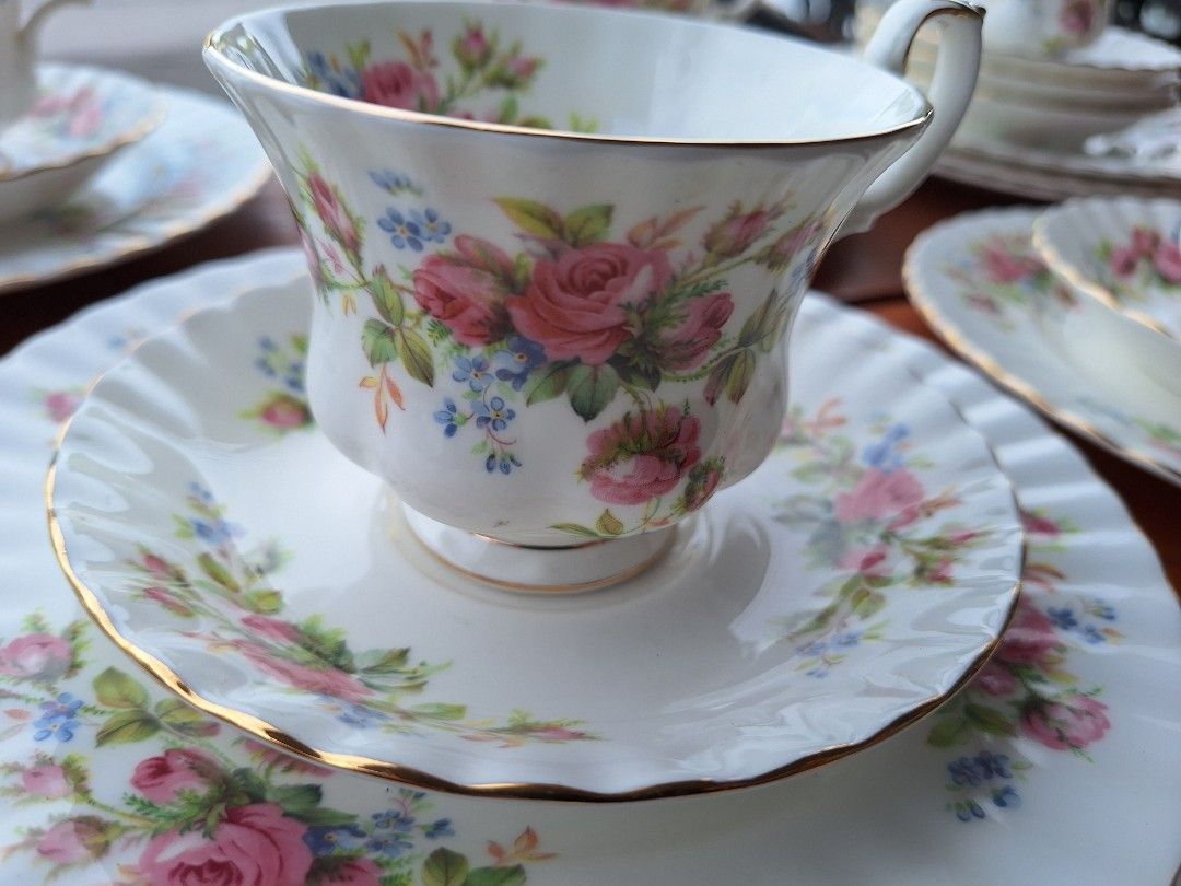 Royal Albert Moss Rose 11 trios (Category: Coffee & Tea Tableware) located in General Santos City (Dadiangas). Submitted by hannysvintageheaven (Listing ID 1268350468, Image 1). Description: 11 trios nice condition.