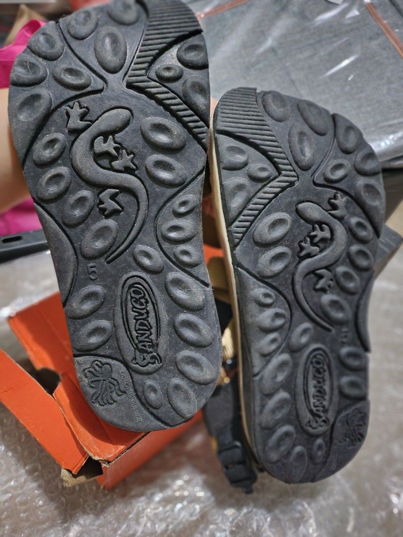 Sandugo Sinai Sandals (Category: Flats & Sandals) located in Marikina City. Submitted by jannetteg (Listing ID 1308985859, Image 2). Description: BRAND NEW SELLING AT COST Sandugo Sinai Sandals US5 but fits up to 6 or 23cm snugly Never had chance to wear it Super tibay! Loc: Pasig MOP: BDO, BPI, Unionbank, Securitybank, Gcash MOD: Same day couriers, GGX, Flash Buyer pays sf.