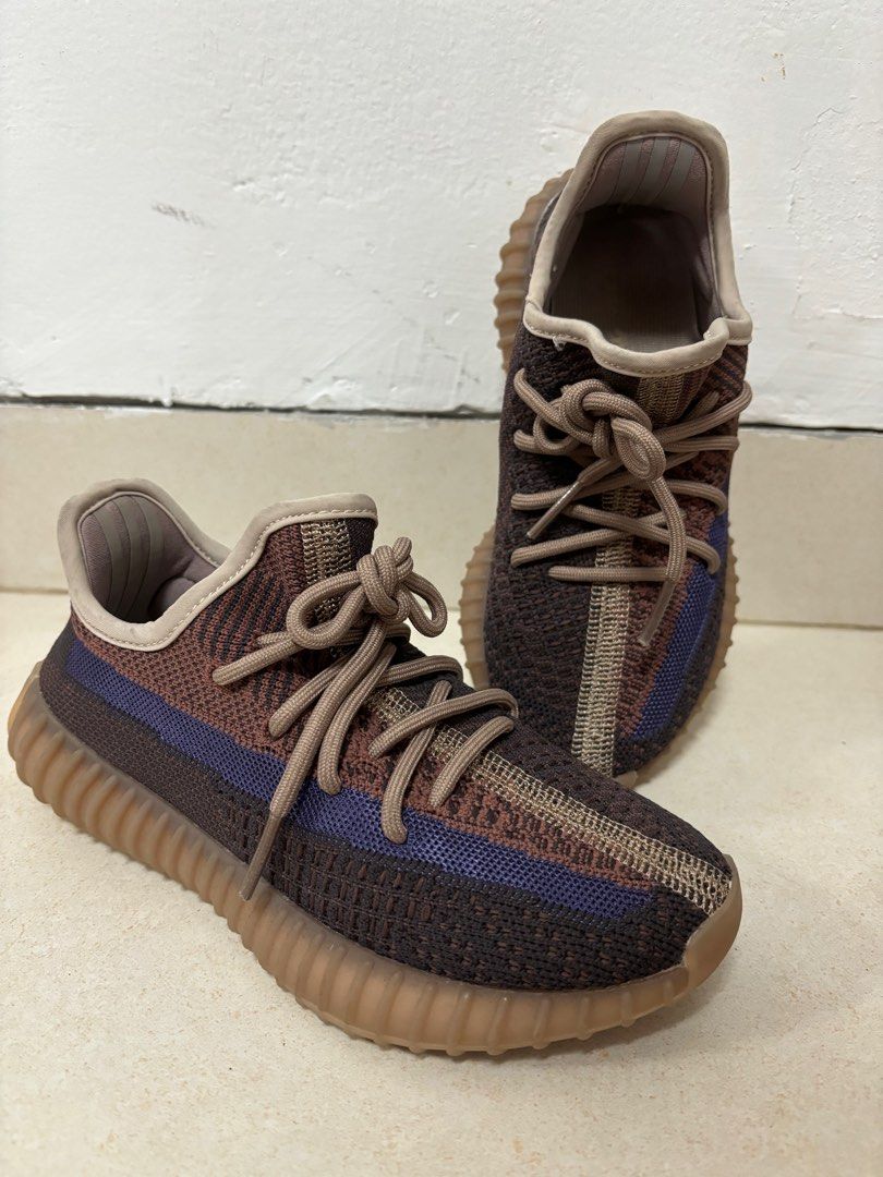 Harga sepatu adidas yeezy wanita online