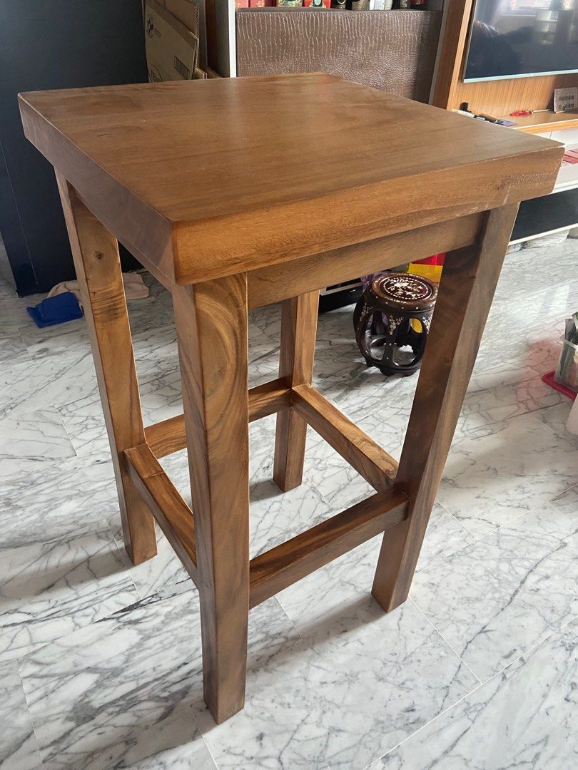 Solid Wood (Category: Tables & Sets) located in Singapore. Submitted by shunsuke (Listing ID 1308862560, Image 2). Description: Very high quality solid wood original price $2000.