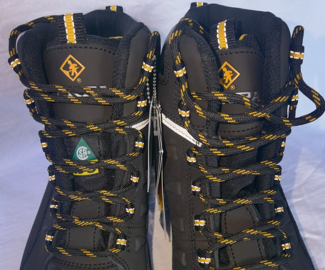 Terra Findlay Firma-Flex (Category: Boots) located in Santiago. Submitted by novelynlim (Listing ID 1308927432, Image 3). Description: Terra Findlays composite toe safety work boot Metal Free technology Waterproof.