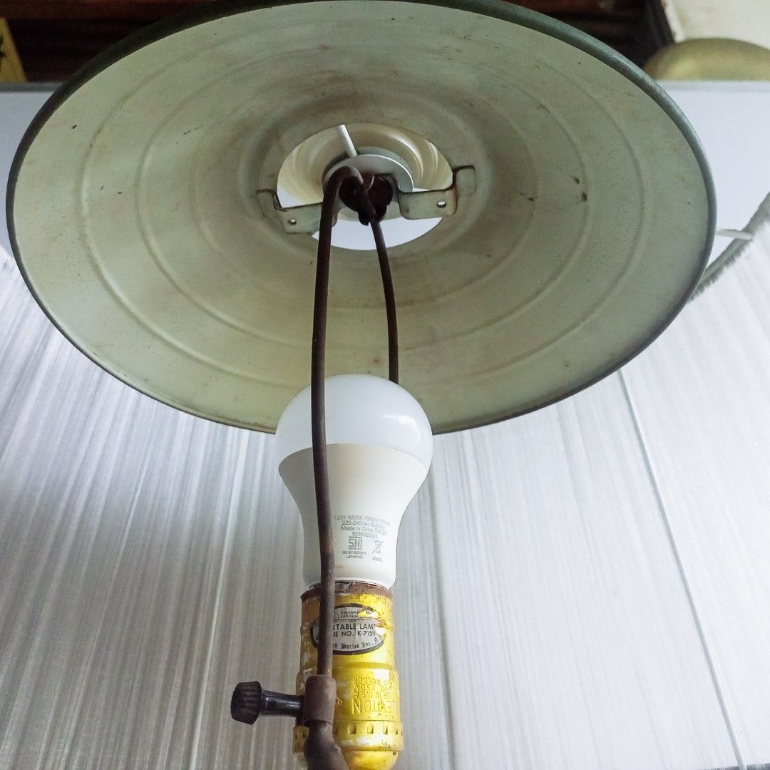 Vintage Lampu Meja & Leviton Lamp Holder Keindahan Klasik untuk Ruang