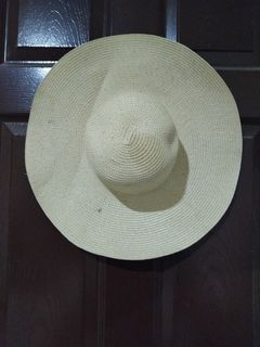 Wide brim sunny beach hat