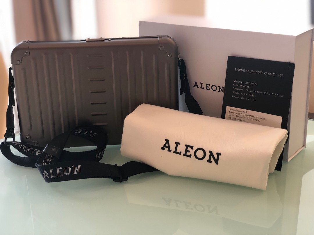 Aleon Aluminium Vanity Case Like new