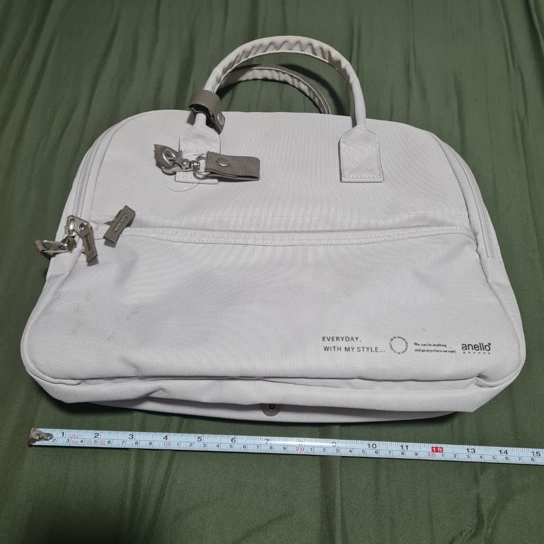 Anello Boston bag in white, A4 size (Category: Shoulder Bags) located in Jaen. Submitted by ceelka (Listing ID 1309100598, Image 1). Description: 🎃 Halloween promo 20% off 🎃 🌸 Please read before chatting 🌸 Anello Grande two-way boston bag in white, A4 size. Can be carried by hand or use the detachable strap for use as a shoulder bag. Lots of pockets, flap allows for easy access to items inside the bag. Bought from Anello store. Price negotiab