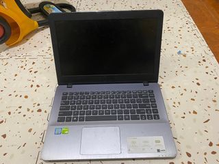 ASUS VivoBook 14 X442UF  (LCD issue,Negotiable)