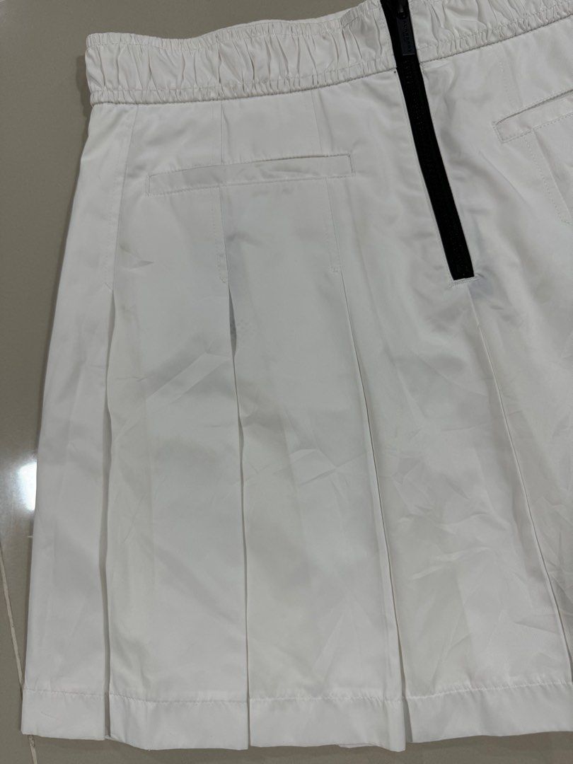 White burberry golf skirt discount
