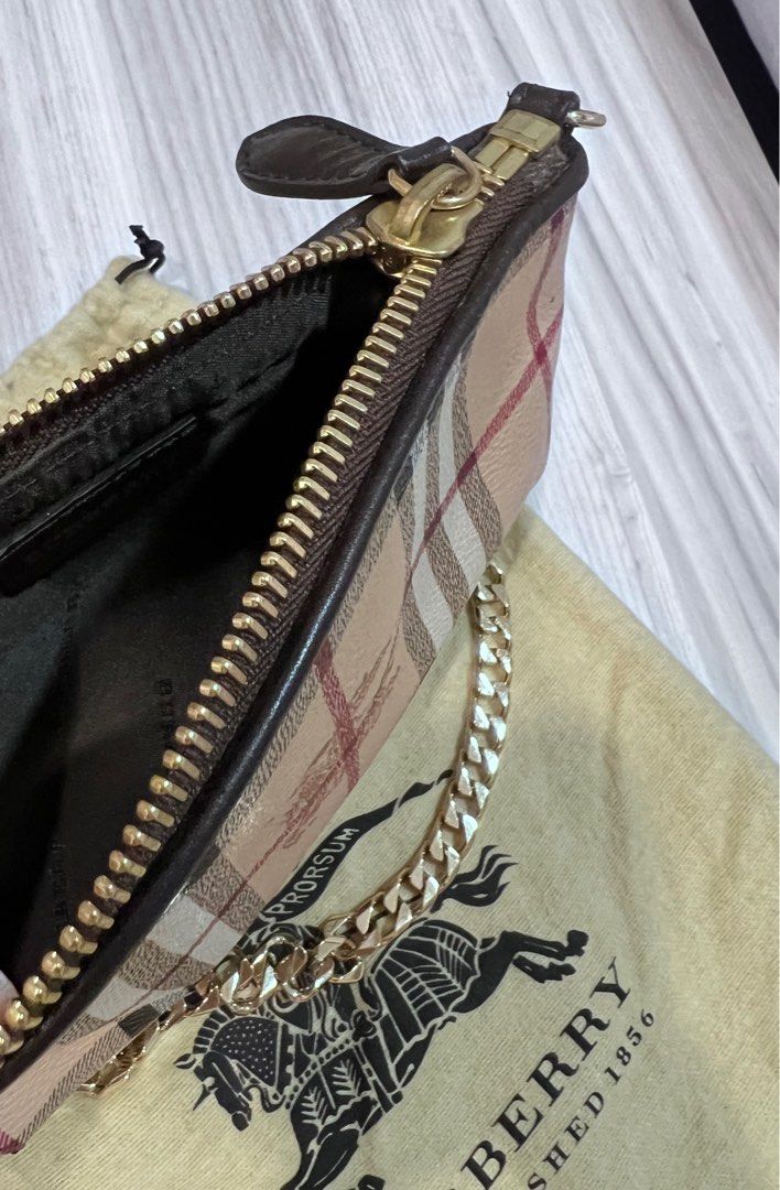 Burberry clara wristlet top