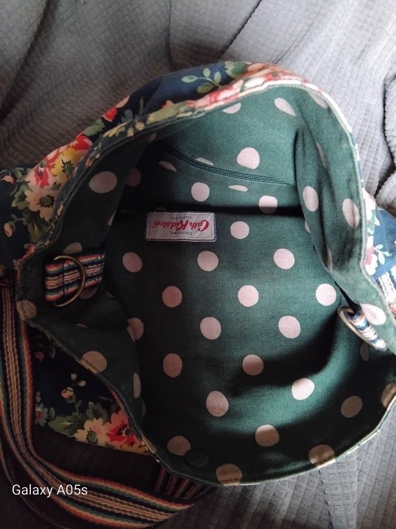 Cath Kidston (Category: Luxury Bags & Wallets) located in Marikina City. Submitted by bullet_skee (Listing ID 1309008829, Image 2). Description: Reversible. No flaws. Fits laptop. Check photos, check reviews. LOC: Near Sta Lucia East, SM Masinag, Robinsons Metroeast, Ayala Feliz malls..