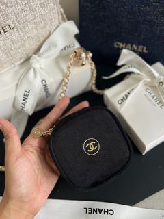 Chanel beaute vanity small with box and ribbon [ACTUAL PHOTO BY FOYA]