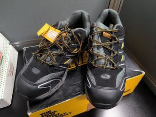 Dewalt Safety shoes/boots UK 10