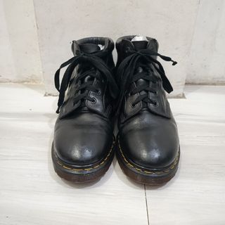 Dr. Martens 11292 Leather Boots Made in England

Size: UK 9 US 10