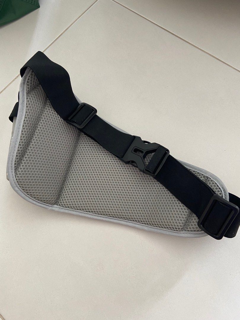 Exercise Pouch (Category: Parts & Accessories) located in Singapore. Submitted by nicolemarcher (Listing ID 1309051841, Image 2). Description: Bought from miniso Not using it anymore hence selling Tracked mailing only +$2.