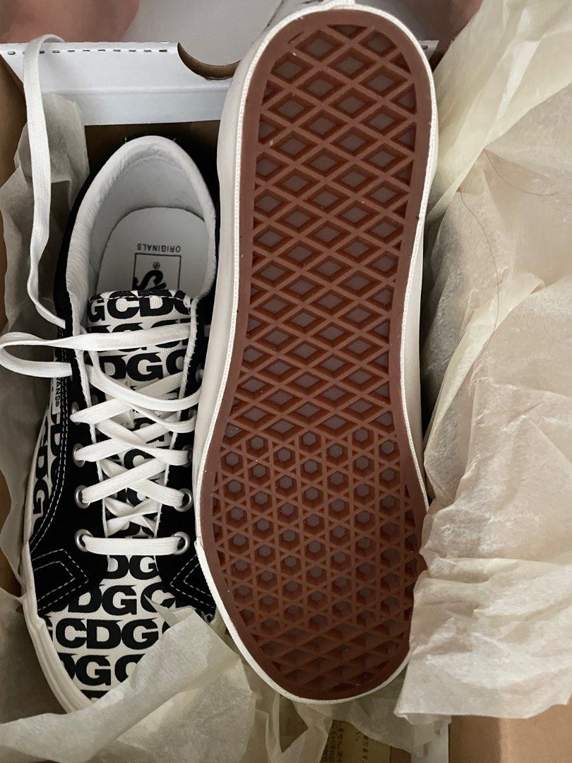 Comme des garcons vans on feet 2025