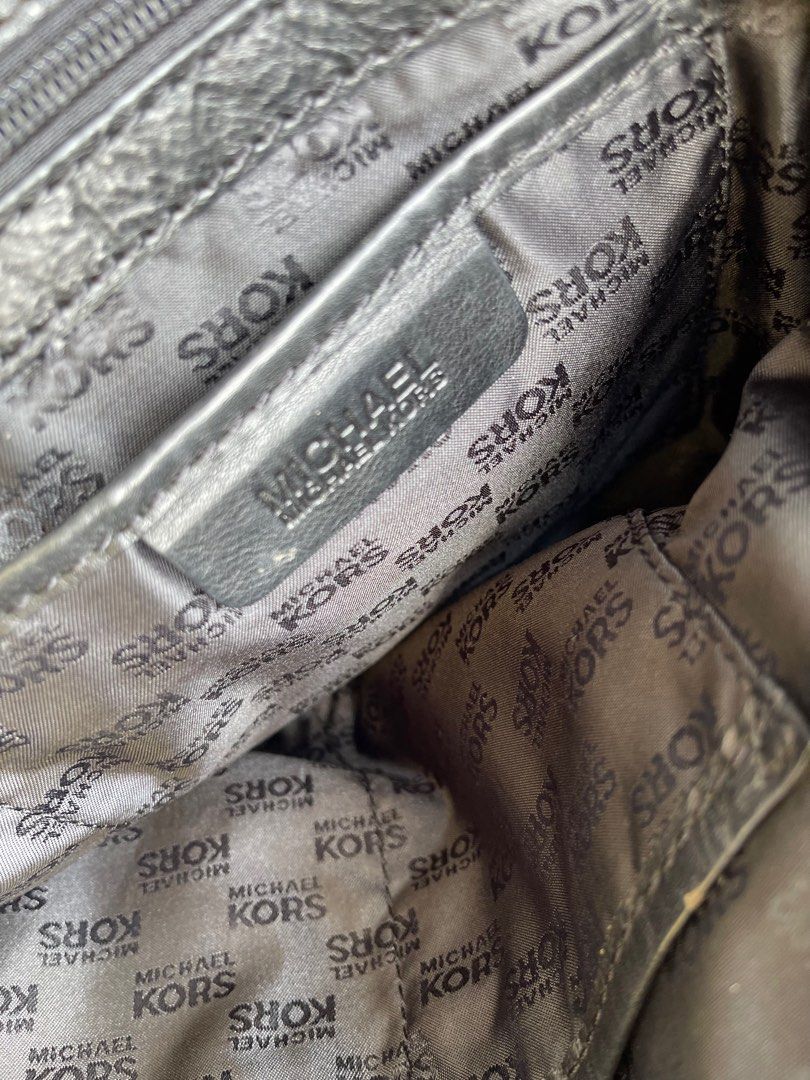 Michael Kors Gansevoort Leather Bag (Category: Luxury Bags & Wallets) located in Quezon City. Submitted by 1Jippy (Listing ID 1309047568, Image 3). Description: .