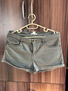 (Category: ) located in . Submitted by avercloset (Listing ID 1309058414, Image 1). Description: .