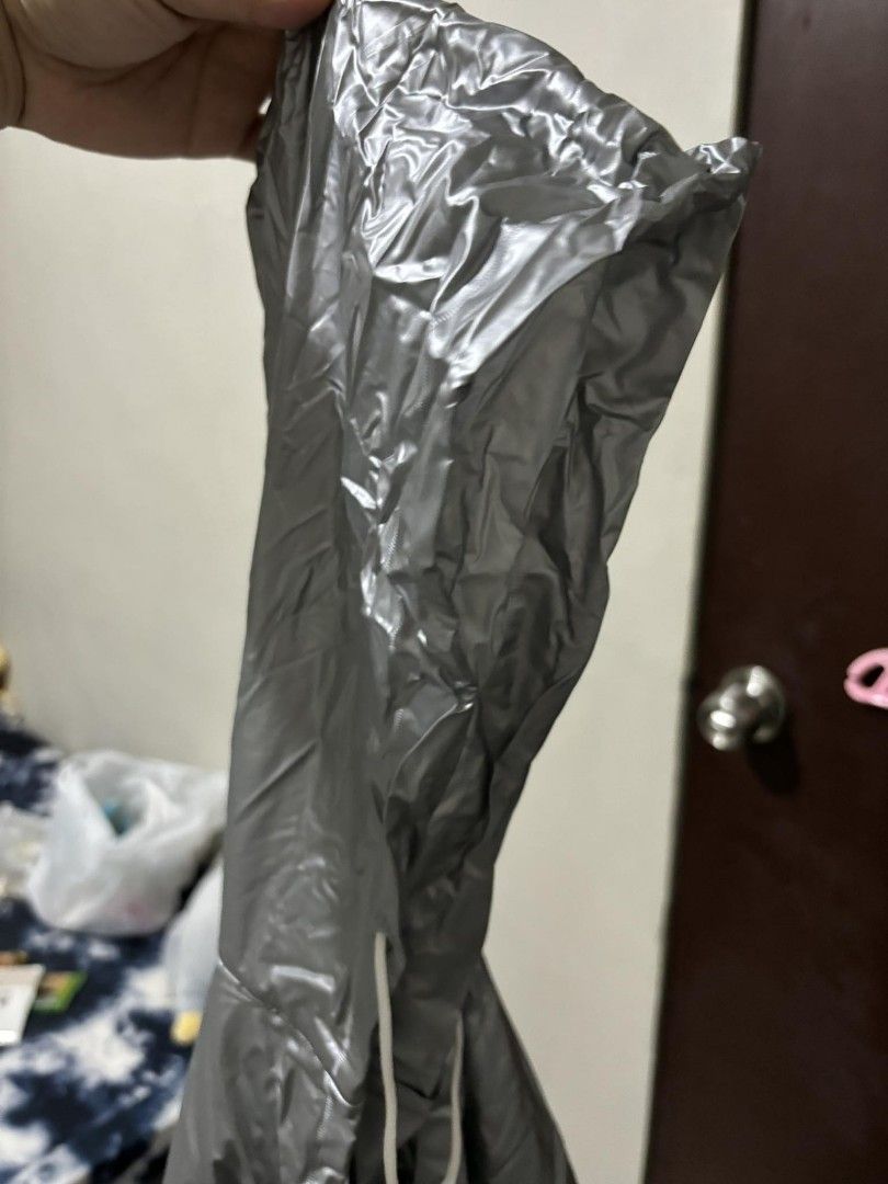 Kapote Big (poncho style) (Category: Coats, Jackets and Outerwear) located in Makati City. Submitted by tinyMe01 (Listing ID 1309015307, Image 3). Description: kapote color: Silver size: fits XL-3XL good as brand new, nagamit lng once. nabili po sa SM walang brand.