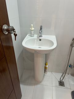 Lavatory Sink with Faucet (Pozzi)