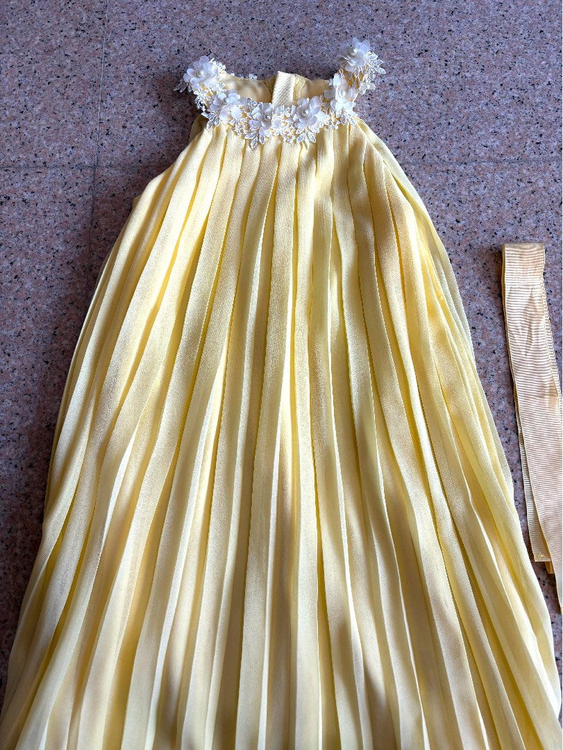 Lipsy girl pleated chiffon dress outlet