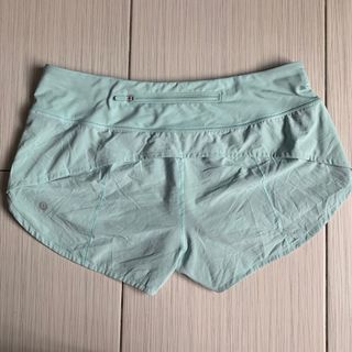 Lululemon mint green shorts dot 6