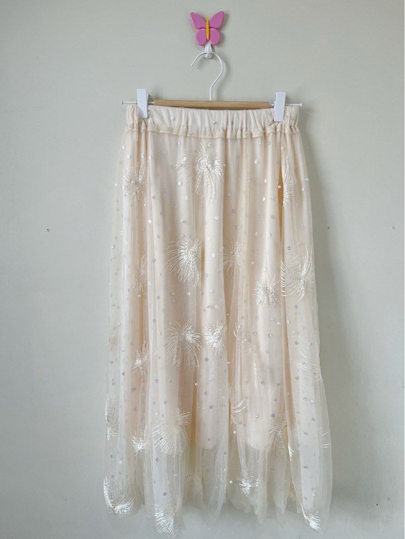 Mesh/Tulle Skirt Fireworks (Category: Skirts) located in Magalang. Submitted by lalalavieenrose (Listing ID 1309042751, Image 1). Description: 📍Read First! These skirts are a mix of pre-loved (washed and steamed) and brand new pieces. They are hand-picked from different shops, so you might find unique styles at a good price. Here’s a breakdown of the information: 🤍Sizing: Almost all the skirts have an elastic gathered waistband that can fit siz
