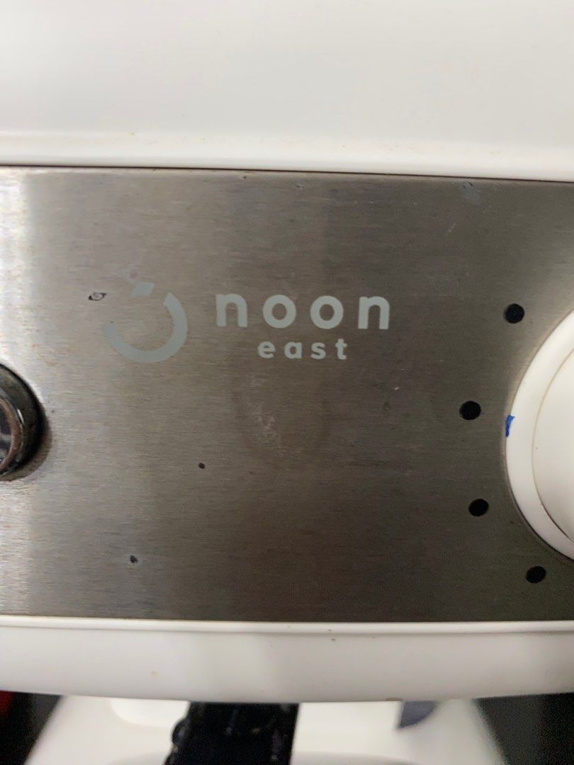 NOON East Espresso Machine (Category: Coffee & Tea Tableware) located in Paranaque City. Submitted by axie1206 (Listing ID 1309057910, Image 1). Description: NOON East Espresso Machine.