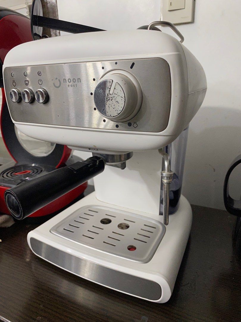 NOON East Espresso Machine (Category: Coffee & Tea Tableware) located in Paranaque City. Submitted by axie1206 (Listing ID 1309057910, Image 3). Description: NOON East Espresso Machine.