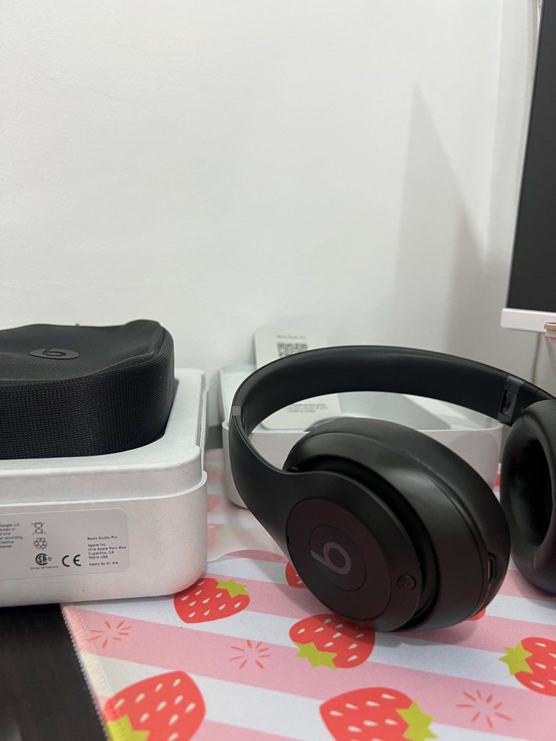 Original Apple Beats Studio Pro Black (Category: Headphones & Headsets) located in Cabuyao City. Submitted by flaneur.ph (Listing ID 1309177030, Image 1). Description: Wireless Over ear Noise cancelling Like new Super long battery life Once ko palang na-charge ever since binili Complete inclusion Like new bought 2024 Rfs: Bought AirPods Max Srp is ₱18,990. Selling for only ₱13,000..