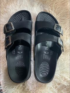 Original Preloved Betula by Birkenstock Arizona  note: Bawal sa maselan pwede sa madiskarte  44NF  Issue:minimal rust on buckle over all goods pa  1k only plus sf Dm me For sure buyer