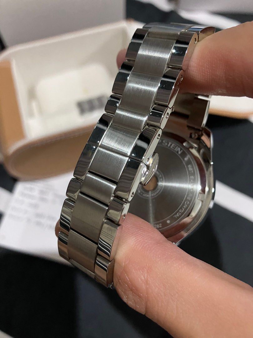 Philip stein chronograph (Category: Luxury Watches) located in Pasig City. Submitted by xskyyangx (Listing ID 1309163650, Image 2). Description: No scratches worn once Comes complete all extra links, warranty and case .