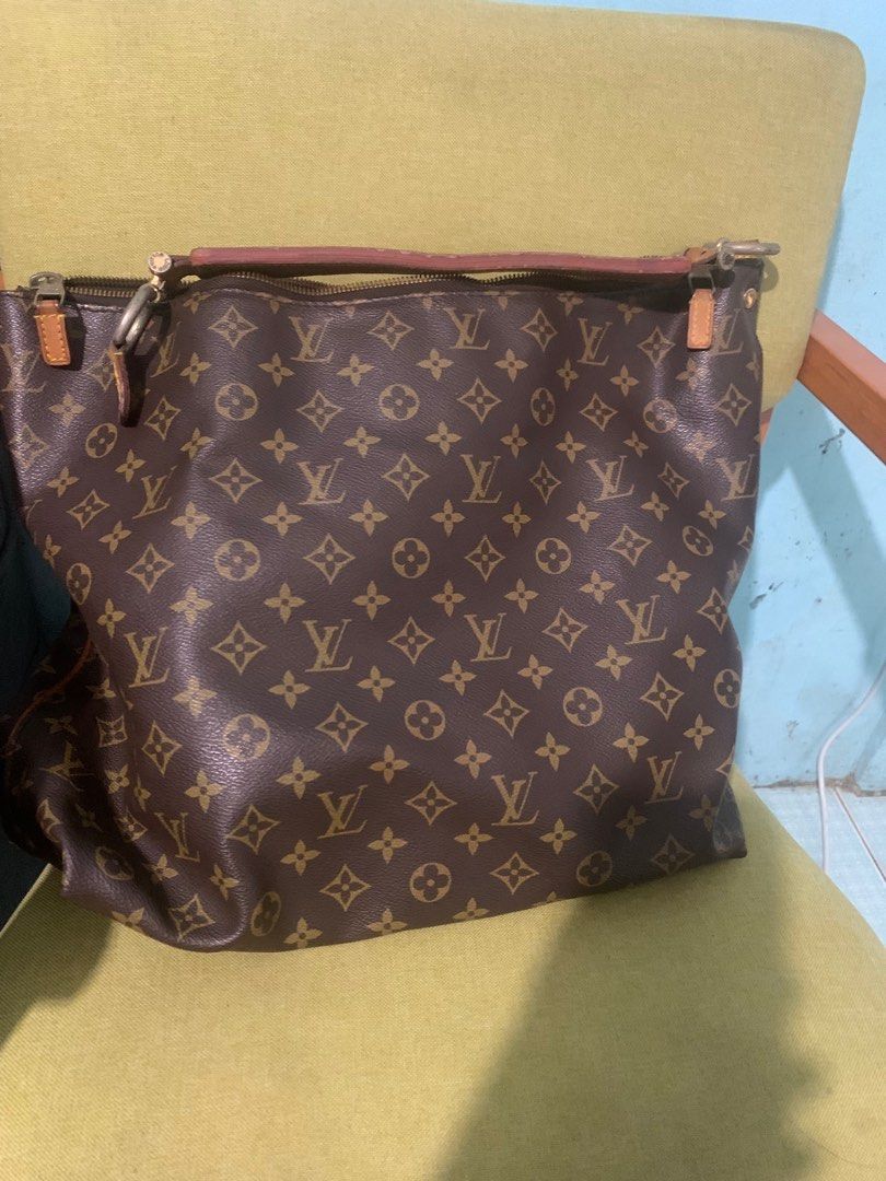 Project LV (original) (Category: Luxury Bags & Wallets) located in Taytay. Submitted by simplicity27.0 (Listing ID 1309094668, Image 3). Description: For repair Rivet included ( screw was lost ) Tarnished backles .