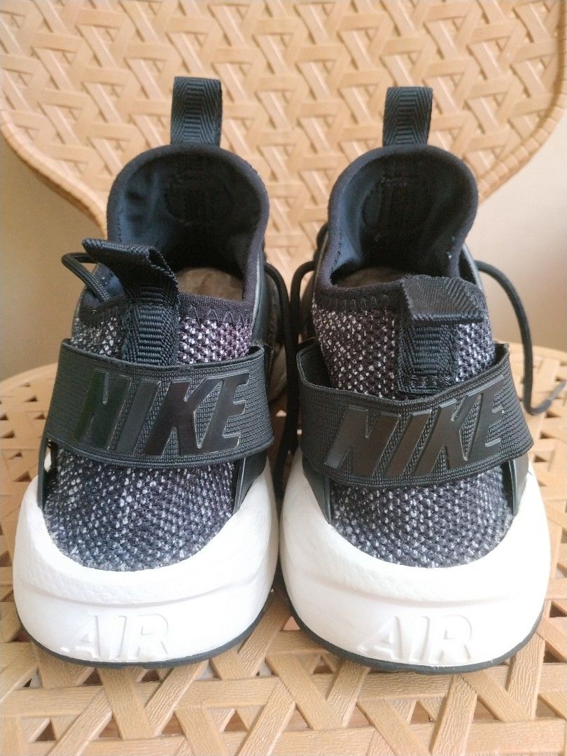 Sepatu Nike Huarache Run Ultra