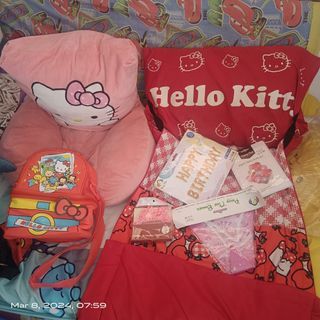 Set hello kitty bed, chair, bag and free bday accs.