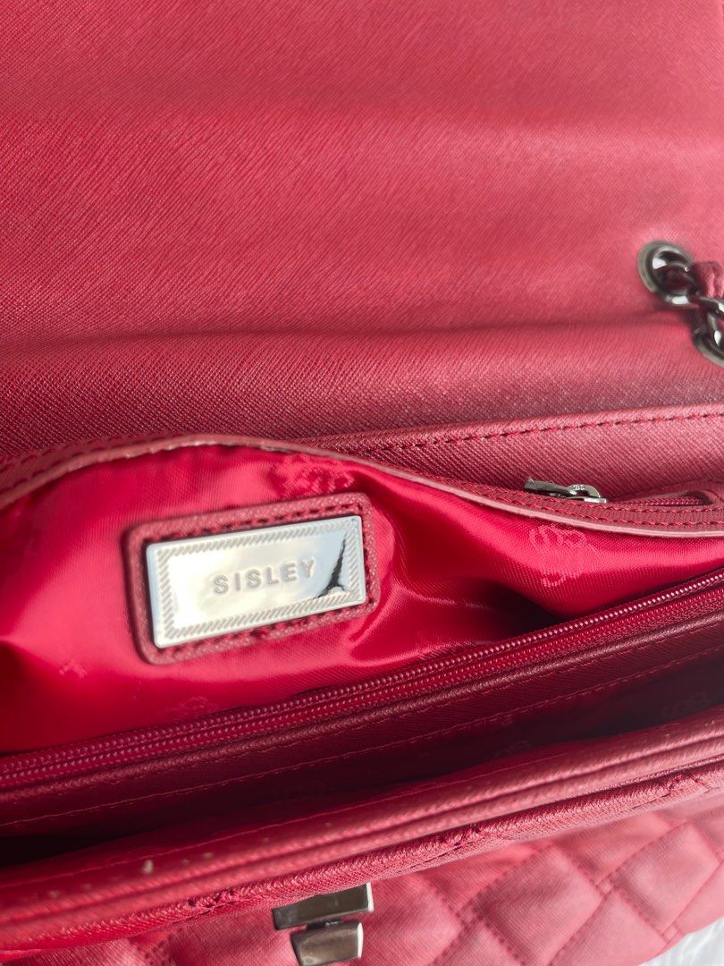 Sisley Red Chain Sling Bag (Category: Luxury Bags & Wallets) located in Quezon City. Submitted by 1Jippy (Listing ID 1309054002, Image 3). Description: .