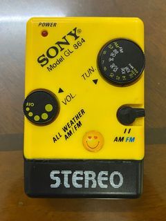 Sony YELLOW SPORTS WATERPROOF Stereo NOT WORKING DEFECTIVE vintage player not Cassette Tape Walkman