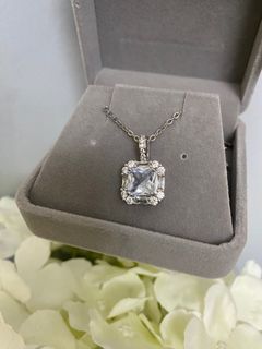 Square diamond necklace with box