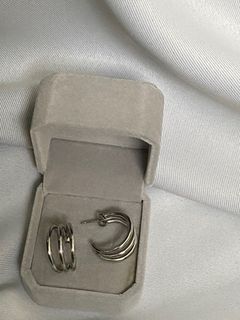 Stainless silver hoop earrings with box