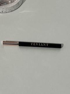 (Category: ) located in . Submitted by decluttermymakeup (Listing ID 1309149857, Image 1). Description: .