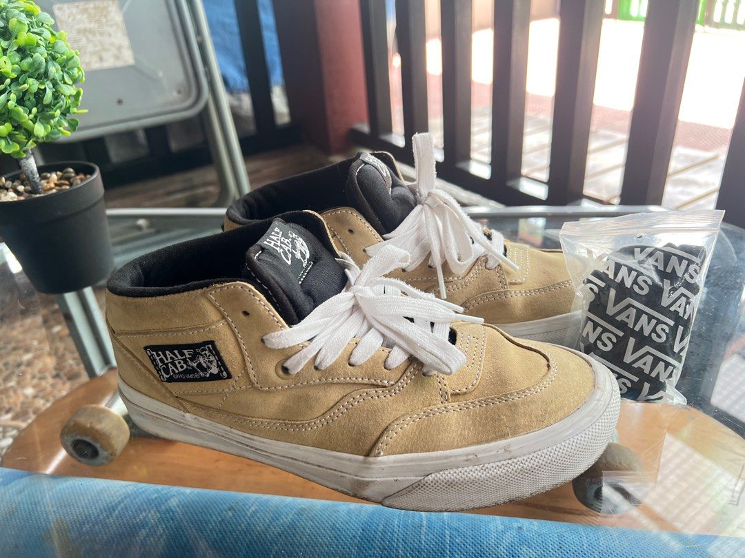 Vans Skate Half Cab 92’ Taupe (Category: Sneakers) located in Santa Cruz. Submitted by jh0606 (Listing ID 1309034341, Image 1). Description: Vans Skate Half Cab 92’ Taupe with original extra lace (black) Size 26 cm 8 mens Condition: 10/10 ₱ 2,500 (negotiable) Mode of payment: gcash Mode of delivery: J&T or LBC Can send more pics - Stains are sign of usage only.