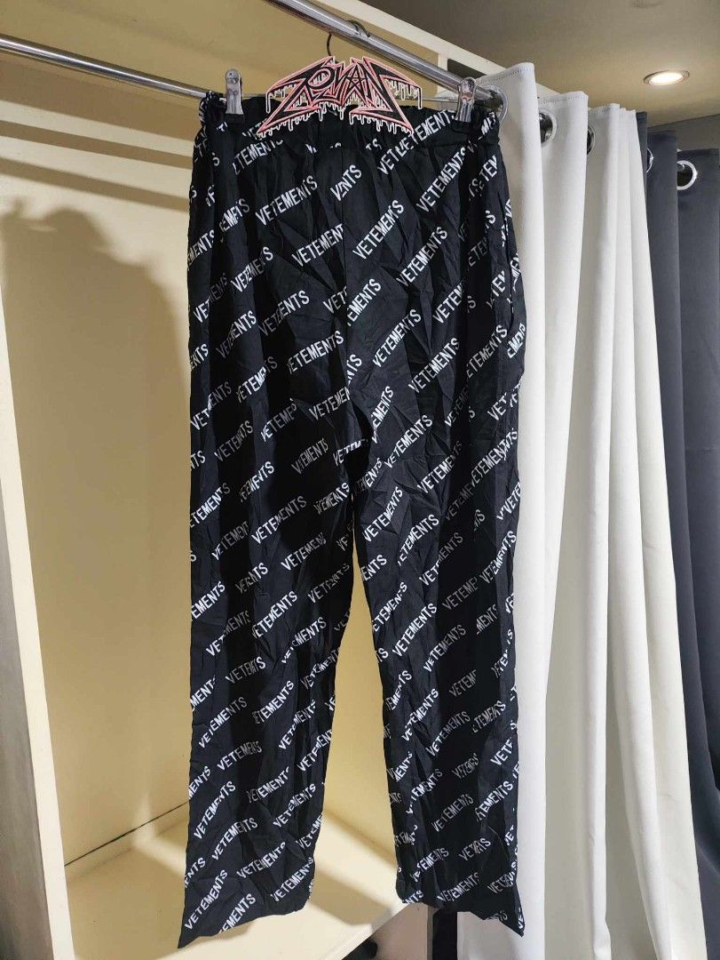 VETEMENTS PANTS (Category: Other Bottoms) located in Rizal. Submitted by rcthriftcollection (Listing ID 1309022687, Image 2). Description: 𝕍𝔼𝕋𝔼𝕄𝔼ℕ𝕋𝕊 ℙ𝔸ℕ𝕋𝕊 Waistline: 24 inch stretch to 30 inch Length: 39.5 inch Verygood Condition Issue: 1 small runs 📥📥📥 Location: Montalban, Rodriguez, Rizal.