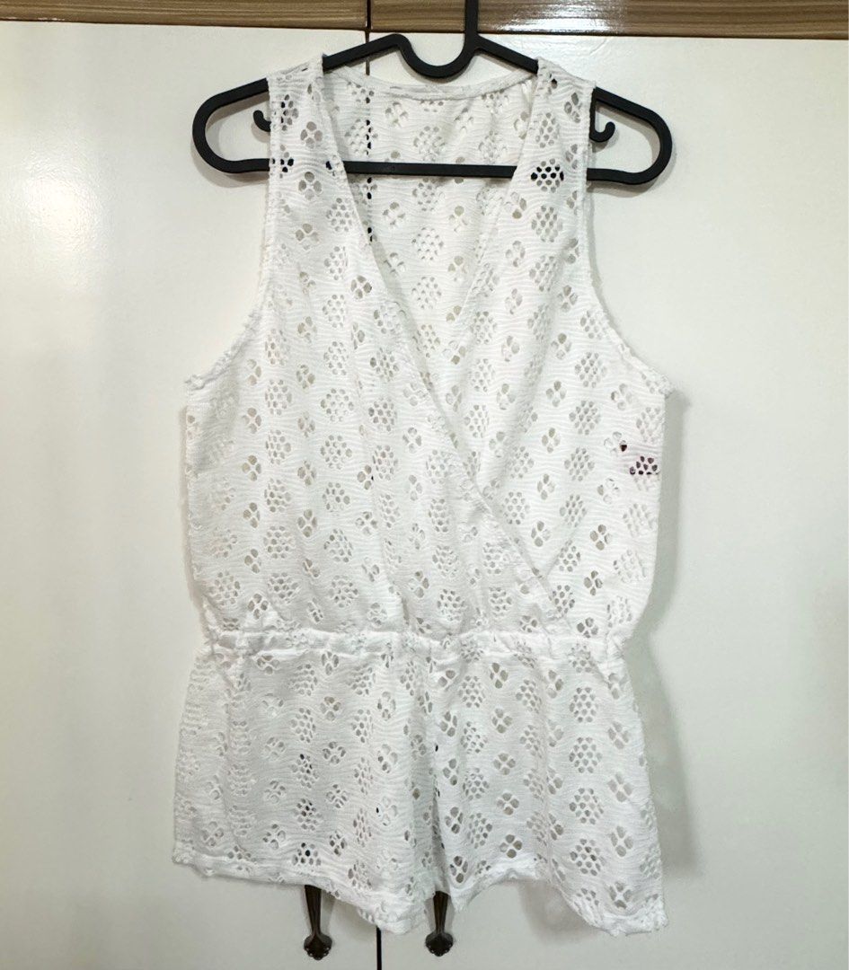 White Coverup Medium (Category: Bikinis & Swimsuits) located in Cavite. Submitted by cha____r (Listing ID 1309089137, Image 1). Description: White coverup Romper style Medium size Washed but never used.