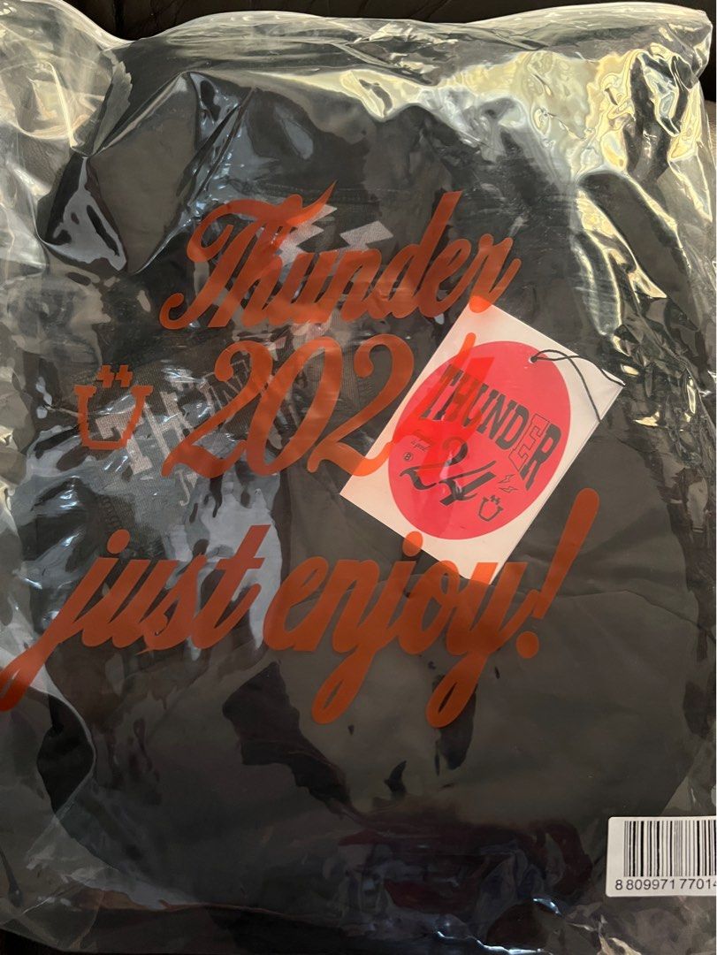 WTS] ATEEZ Thunder MD 4.0 Puffer Bag Merchandise (brand new in