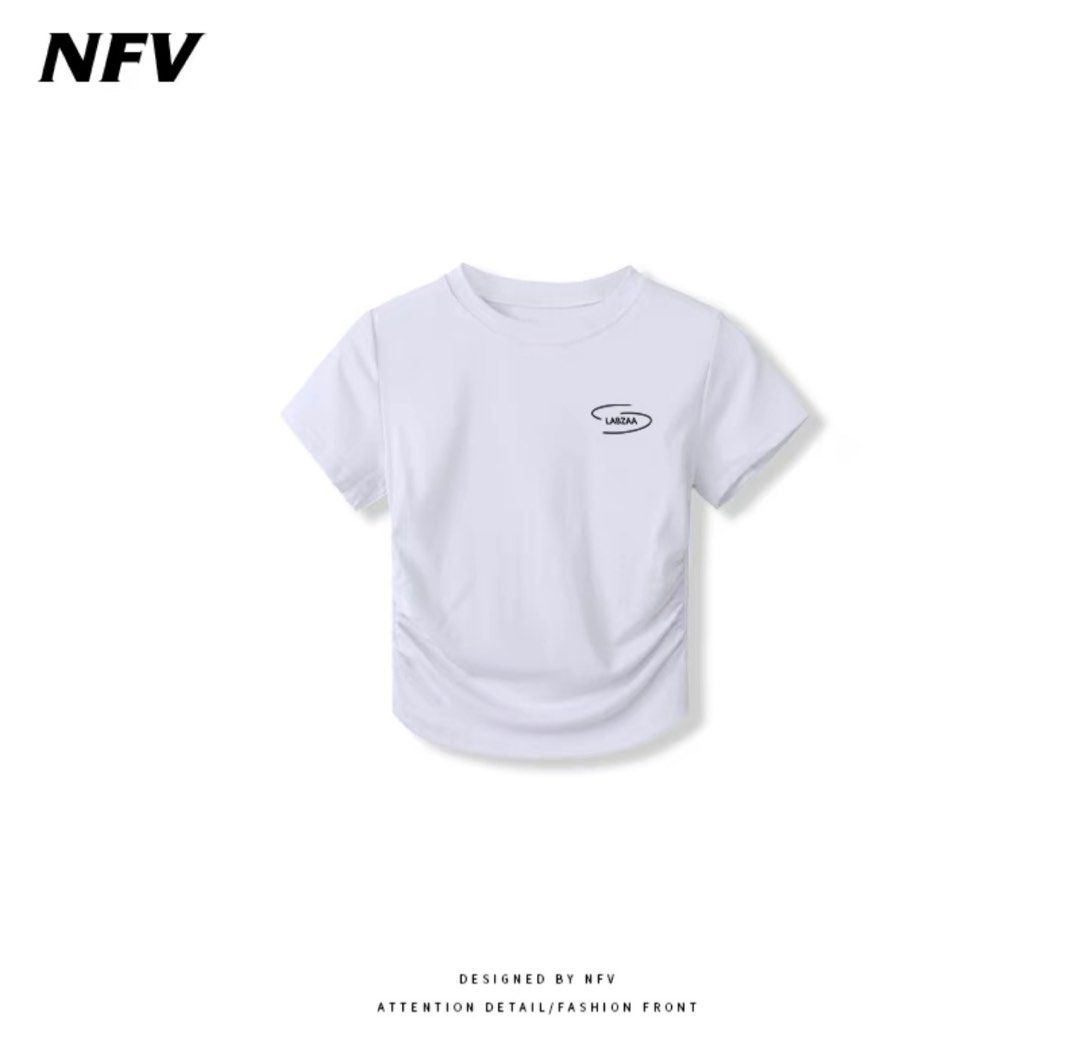 y2k plain basic white tee (Category: Shirts) located in Singapore. Submitted by eggtoast_ (Listing ID 1309052389, Image 2). Description: •basic tee that can match any pants! •comfortable and slightly see through (not obvious from far) •for reference, i am 158cm tall, 45kg, quite petite •dm me for measurements or if you have any questions <3 •check out my page for other clothes i am selling as buying multiple items at once with a fixed delivery pr