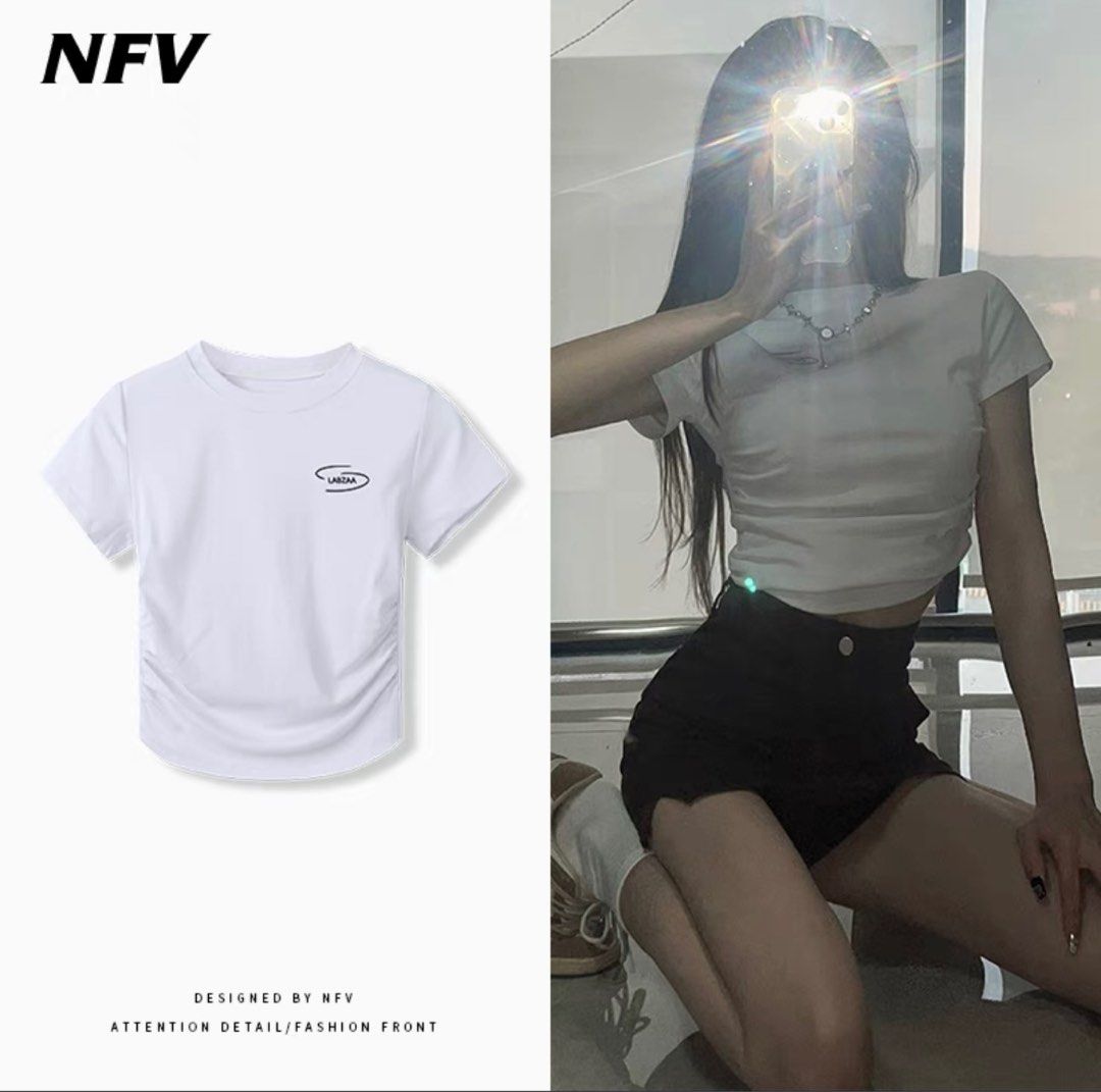 y2k plain basic white tee (Category: Shirts) located in Singapore. Submitted by eggtoast_ (Listing ID 1309052389, Image 1). Description: •basic tee that can match any pants! •comfortable and slightly see through (not obvious from far) •for reference, i am 158cm tall, 45kg, quite petite •dm me for measurements or if you have any questions <3 •check out my page for other clothes i am selling as buying multiple items at once with a fixed delivery pr